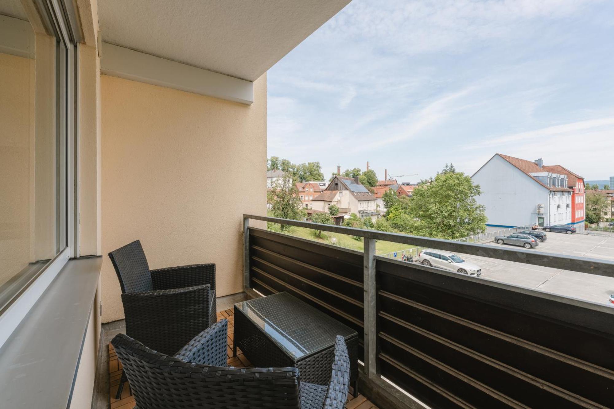 Exklusiv & Zentral: 1-Zi. Apartment Mit Balkon Stellplatz ไบรอยท์ ภายนอก รูปภาพ